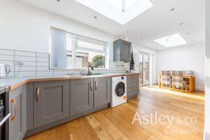 kitchen- click for photo gallery